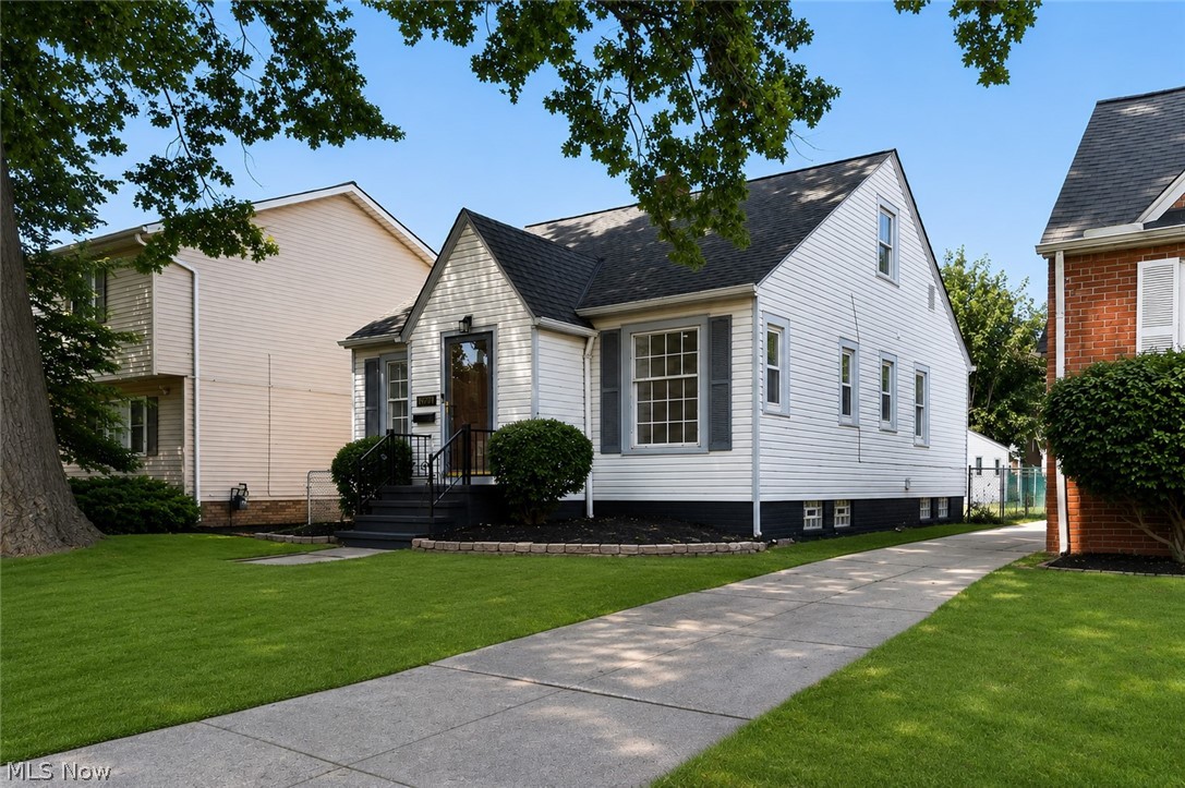 19701 Naumann Avenue Euclid OH 44119