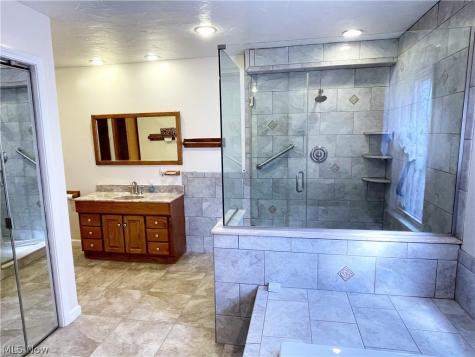 1661 Byron Drive Mayfield Heights OH 44124