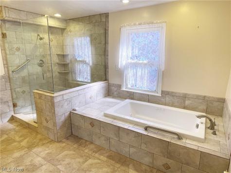 1661 Byron Drive Mayfield Heights OH 44124