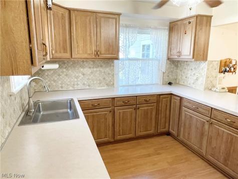 1661 Byron Drive Mayfield Heights OH 44124