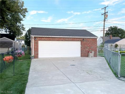 1661 Byron Drive Mayfield Heights OH 44124