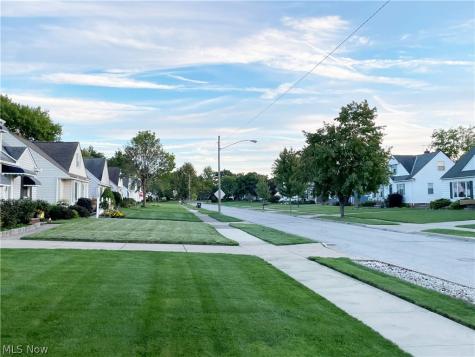 1661 Byron Drive Mayfield Heights OH 44124