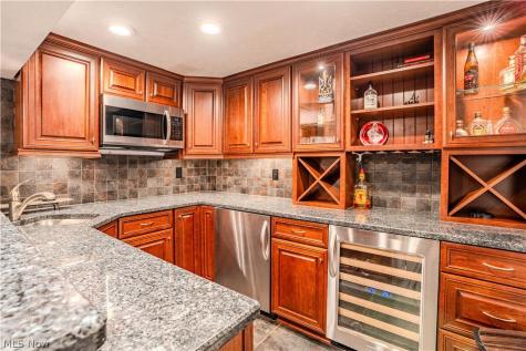 17504 Willow Wood Drive Strongsville OH 44136