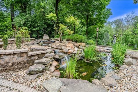 17504 Willow Wood Drive Strongsville OH 44136