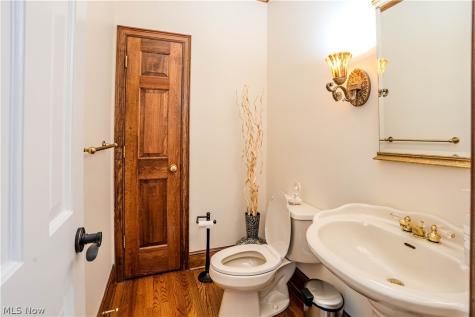17504 Willow Wood Drive Strongsville OH 44136