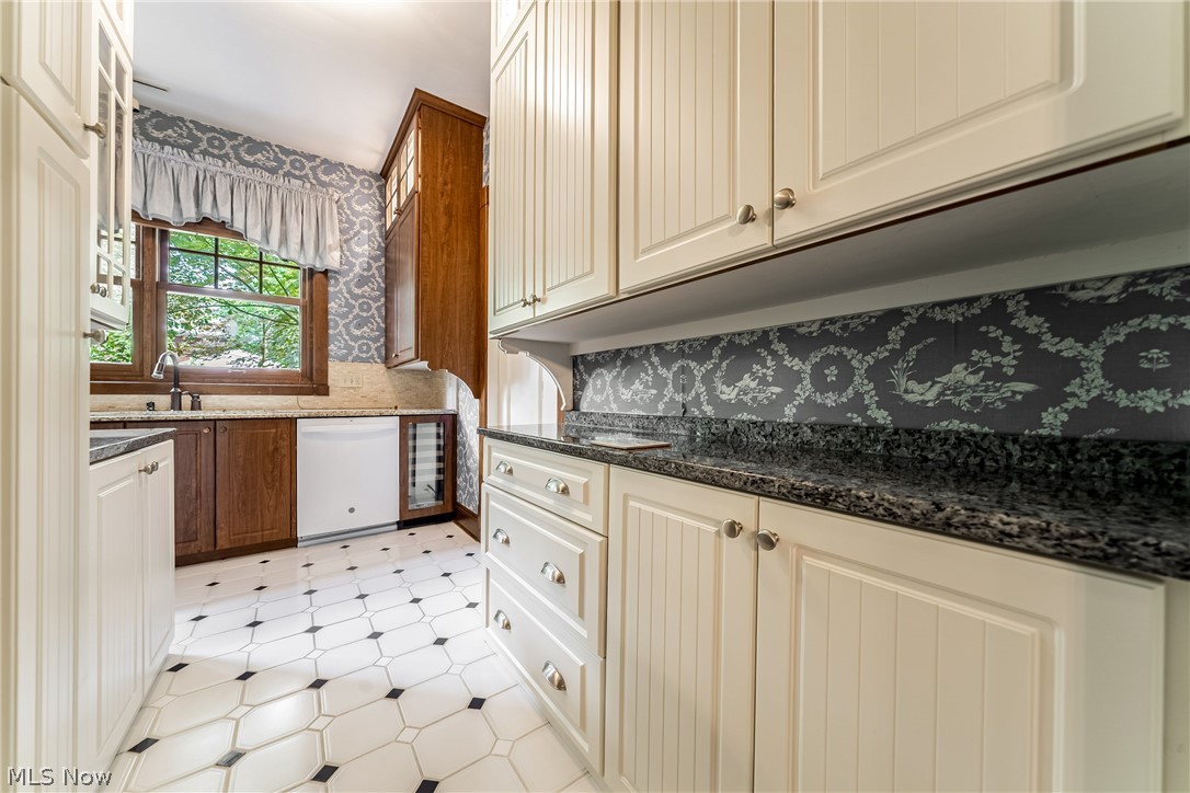 2469 Kenilworth Road Cleveland Heights OH 44106