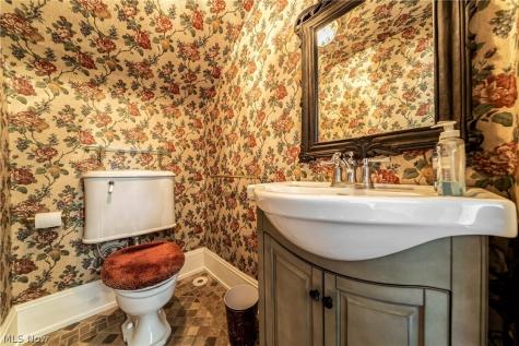 2469 Kenilworth Road Cleveland Heights OH 44106
