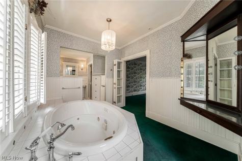 2469 Kenilworth Road Cleveland Heights OH 44106
