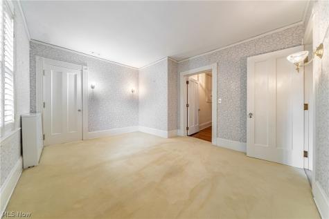 2469 Kenilworth Road Cleveland Heights OH 44106