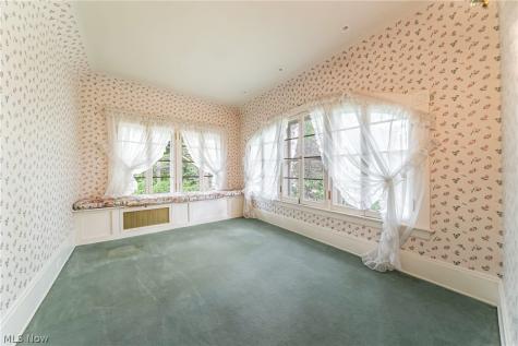 2469 Kenilworth Road Cleveland Heights OH 44106