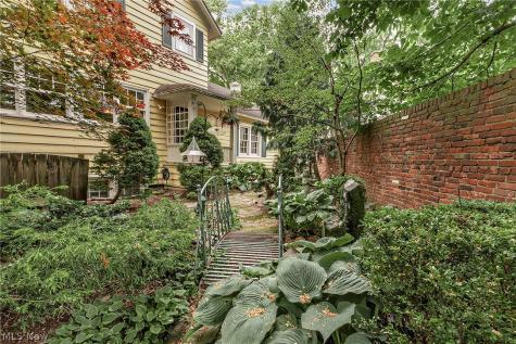 2469 Kenilworth Road Cleveland Heights OH 44106