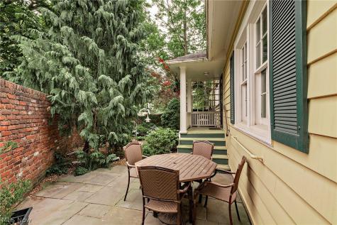 2469 Kenilworth Road Cleveland Heights OH 44106