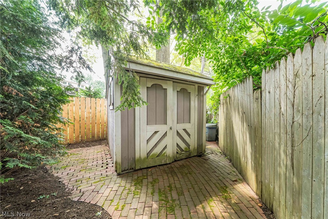 2469 Kenilworth Road Cleveland Heights OH 44106