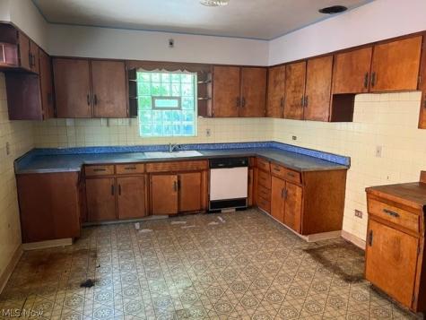 1003 Nathaniel Road Cleveland OH 44110
