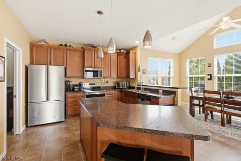 214 Gatwick Grove Circle Wadsworth OH 44281