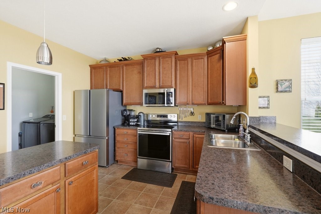 214 Gatwick Grove Circle Wadsworth OH 44281