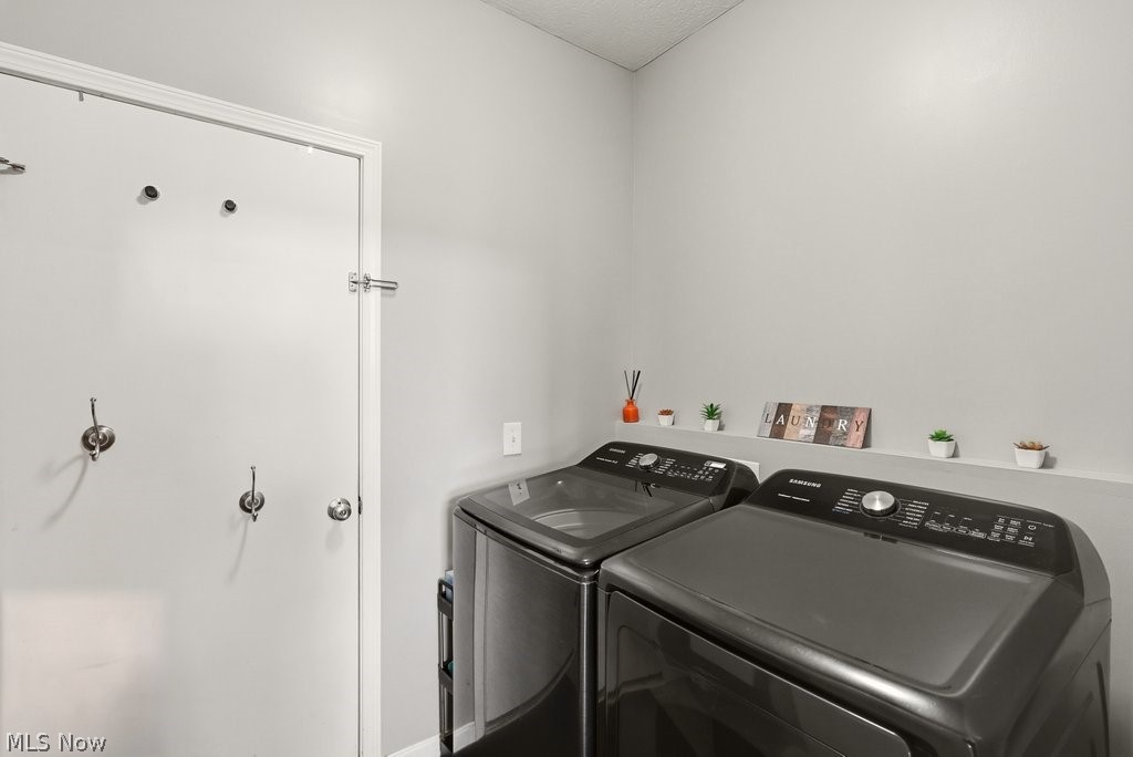 214 Gatwick Grove Circle Wadsworth OH 44281