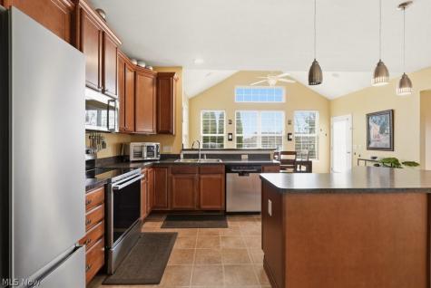 214 Gatwick Grove Circle Wadsworth OH 44281