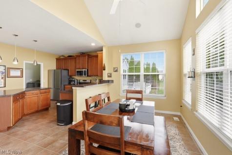 214 Gatwick Grove Circle Wadsworth OH 44281