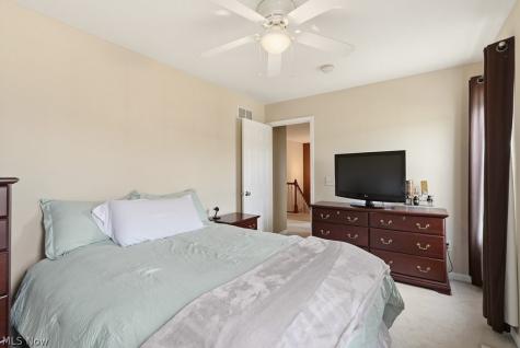 214 Gatwick Grove Circle Wadsworth OH 44281