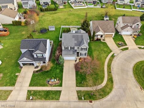 214 Gatwick Grove Circle Wadsworth OH 44281