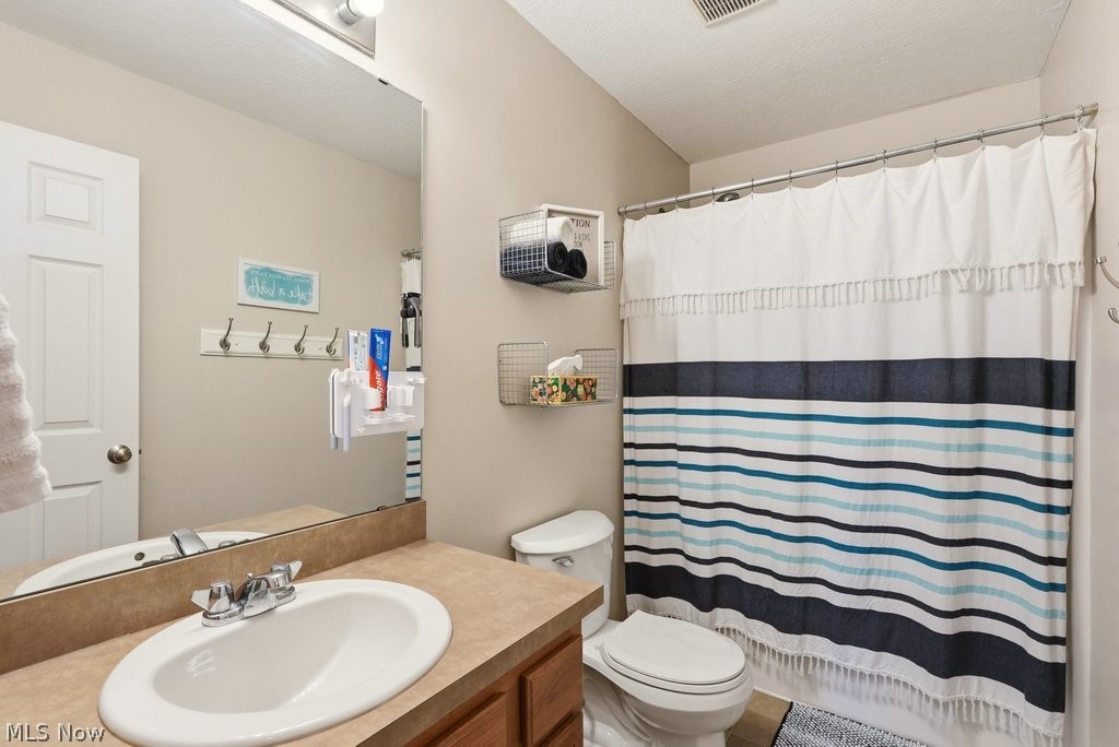 214 Gatwick Grove Circle Wadsworth OH 44281