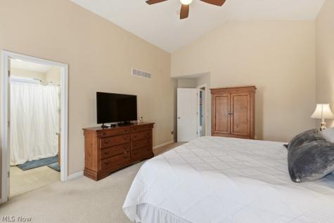 214 Gatwick Grove Circle Wadsworth OH 44281