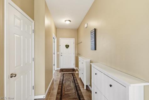 214 Gatwick Grove Circle Wadsworth OH 44281