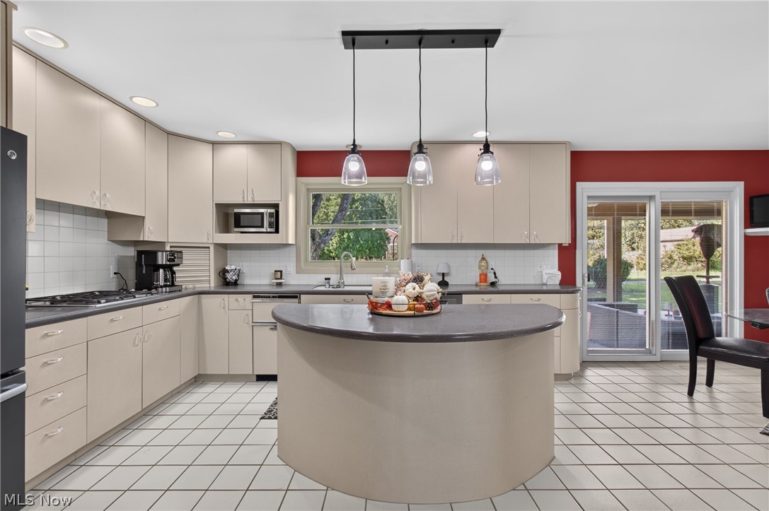 4745 Tanglewood Circle NE Canton OH 44714