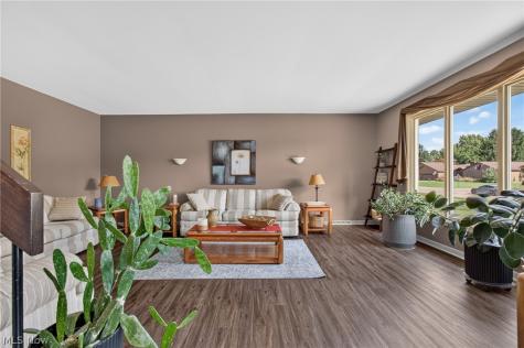 4745 Tanglewood Circle NE Canton OH 44714