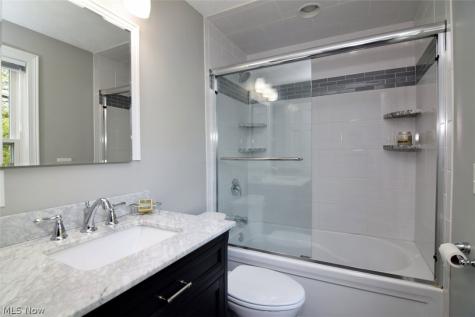 2223 Cranston Road University Heights OH 44118