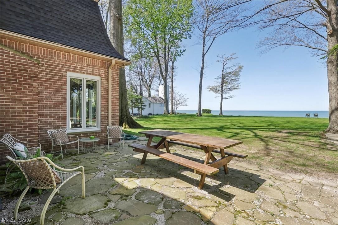 22100 Lake Road Rocky River OH 44116