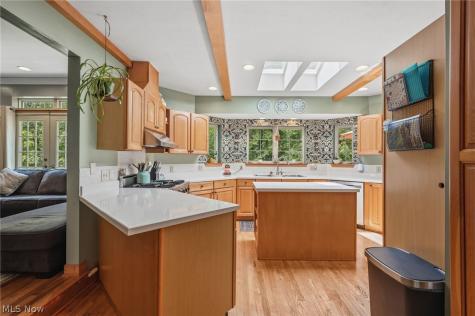 6308 Manchester Road New Franklin OH 44216