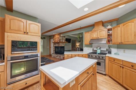 6308 Manchester Road New Franklin OH 44216