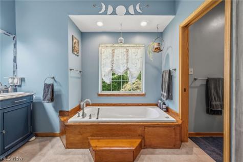 6308 Manchester Road New Franklin OH 44216