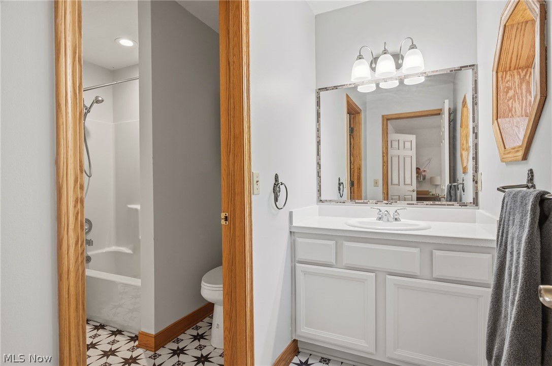 6308 Manchester Road New Franklin OH 44216