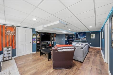 6308 Manchester Road New Franklin OH 44216