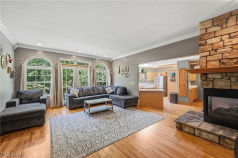 6308 Manchester Road New Franklin OH 44216