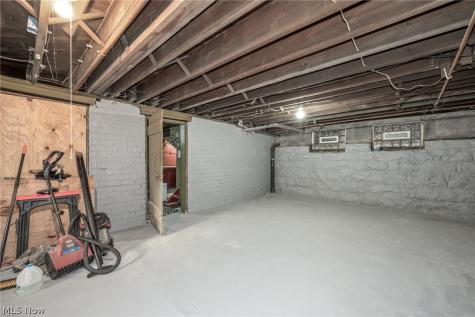 36 4th Street SE Massillon OH 44646