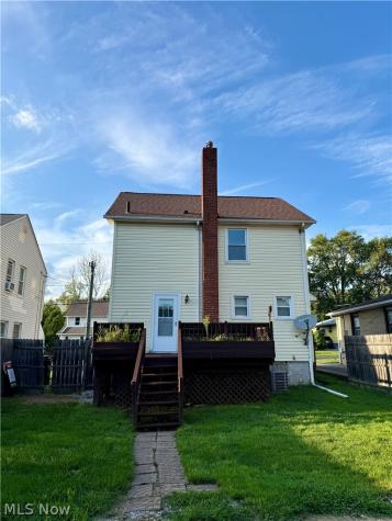 818 Saxon Avenue Akron OH 44314