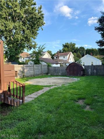 818 Saxon Avenue Akron OH 44314