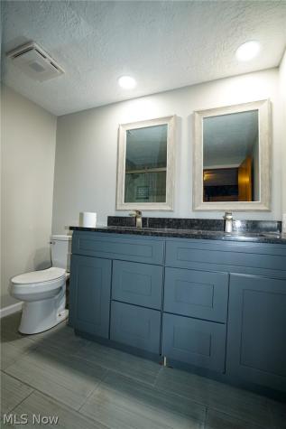 166 Cheyenne Trail Malvern OH 44644