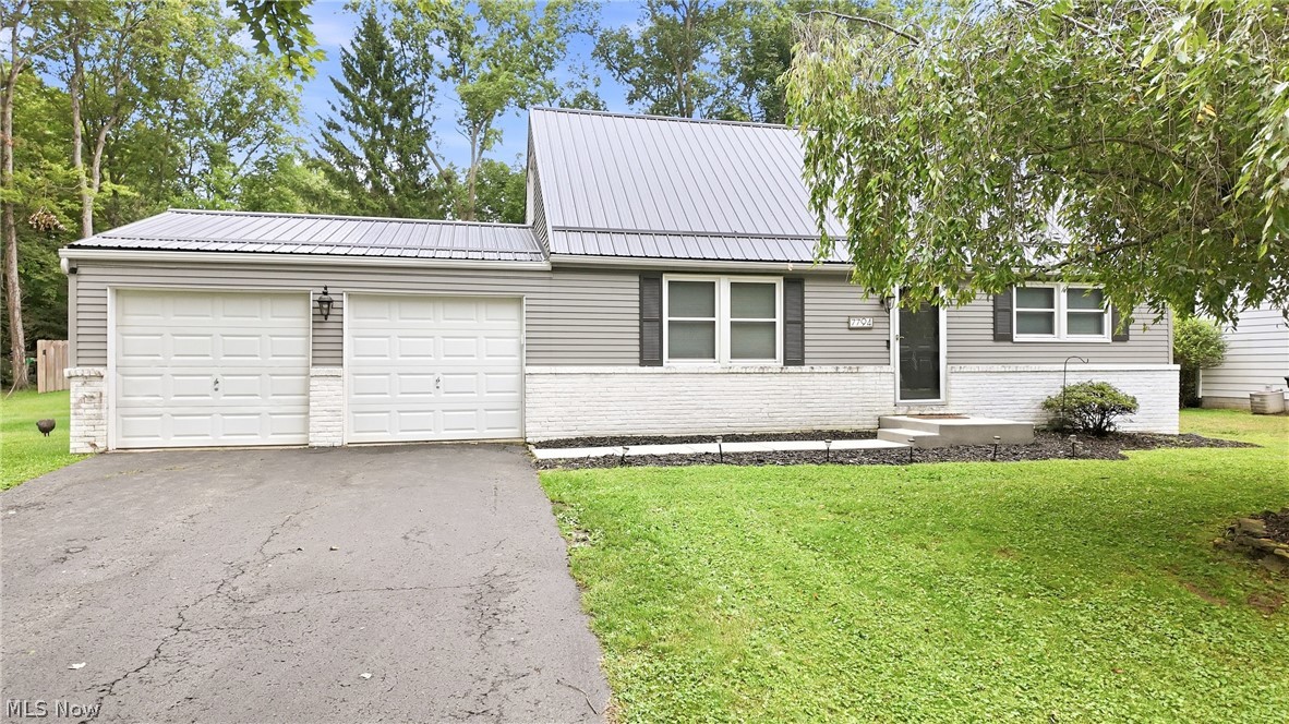 7794 Castle Rock Warren OH 44484