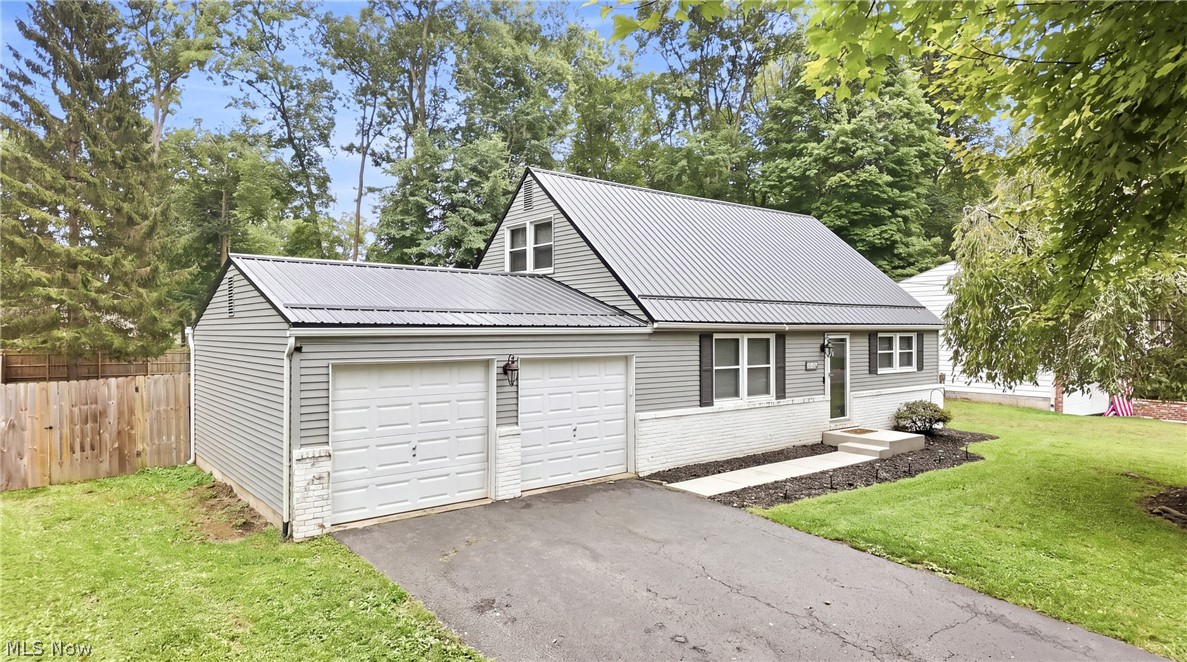 7794 Castle Rock Warren OH 44484