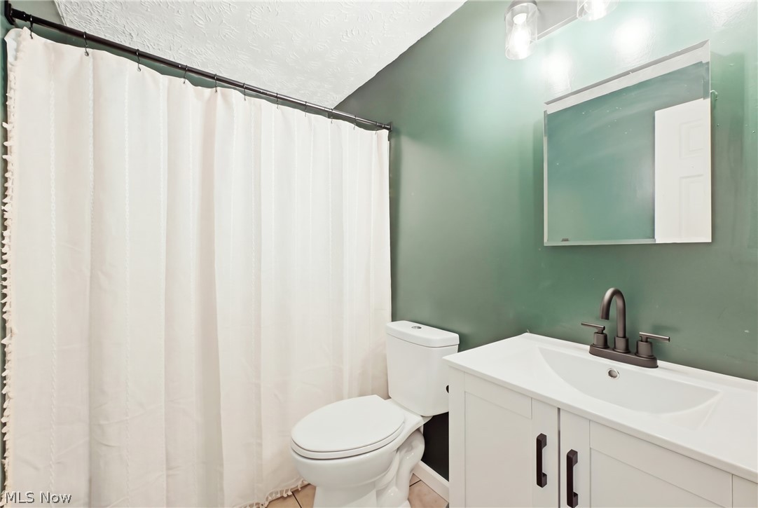 7794 Castle Rock Warren OH 44484