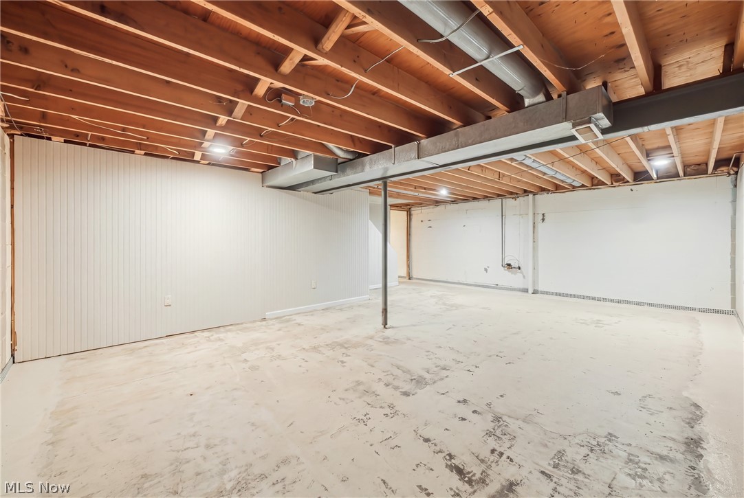 7794 Castle Rock Warren OH 44484