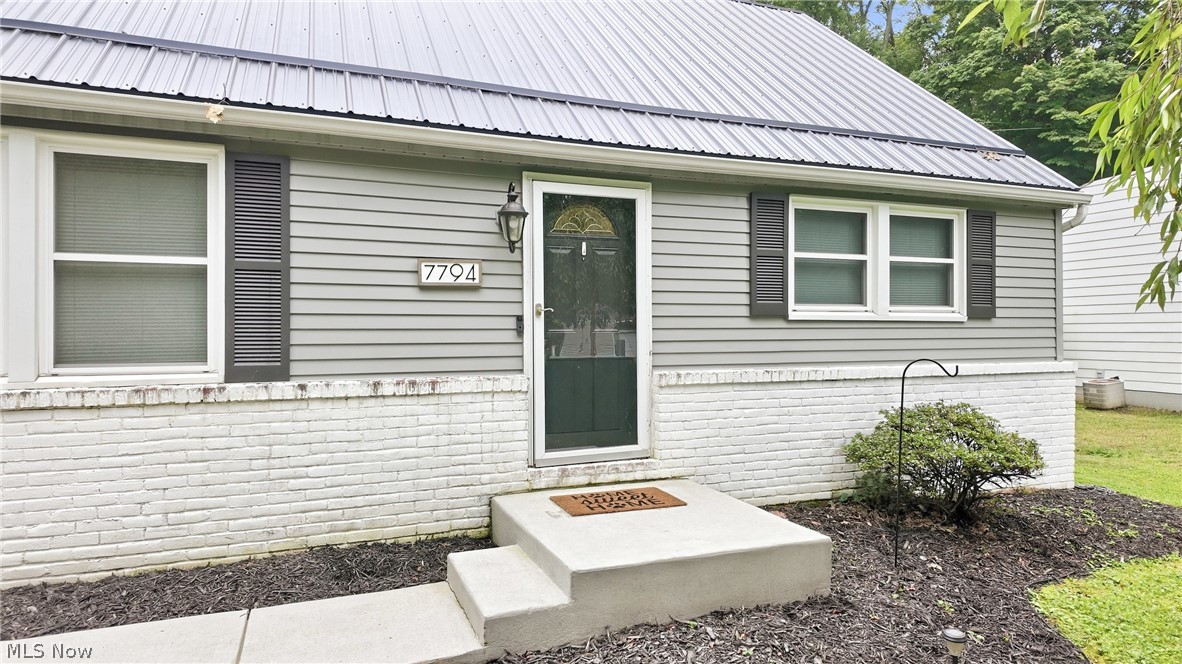 7794 Castle Rock Warren OH 44484