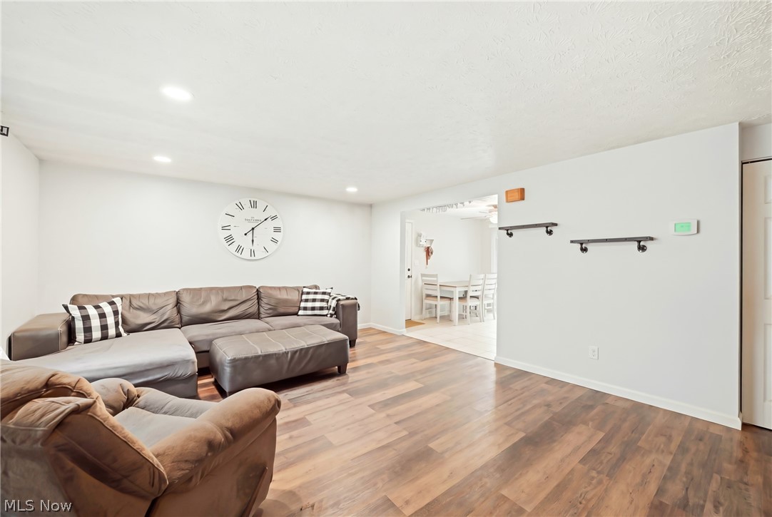 7794 Castle Rock Warren OH 44484
