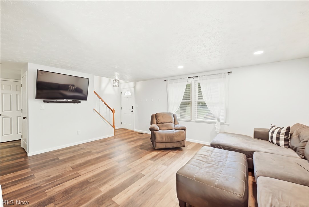 7794 Castle Rock Warren OH 44484