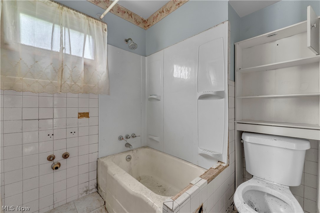 7107 Ivy Avenue Cleveland OH 44127